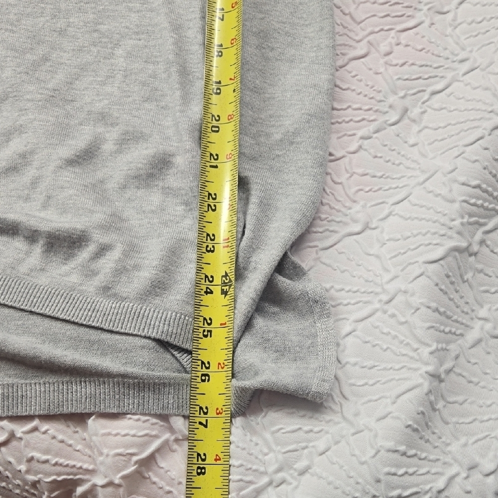 3/$10 H&M Soft Gray Knit Top - Picture 5 of 6